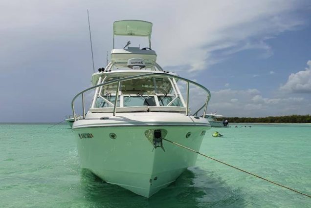 YATE DE LUJO EVERGLADE 350LX